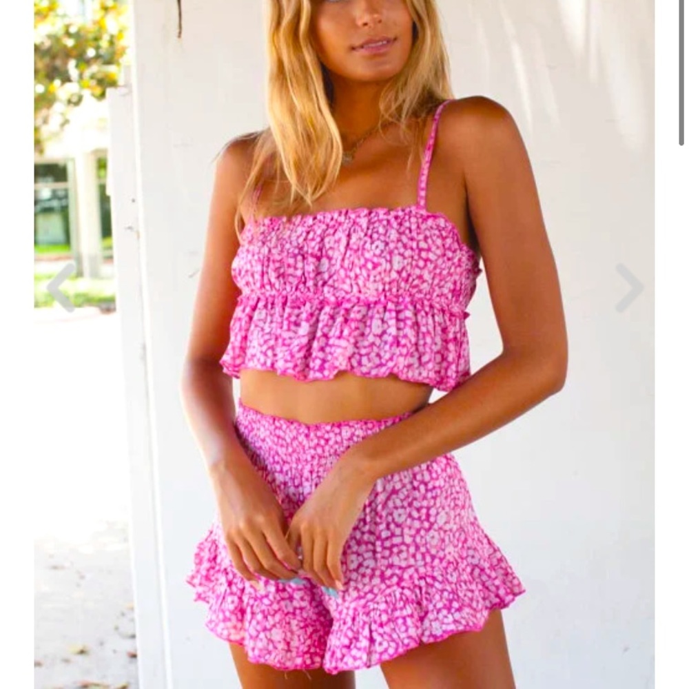 Isabel’s cabinet size small super cute pink set